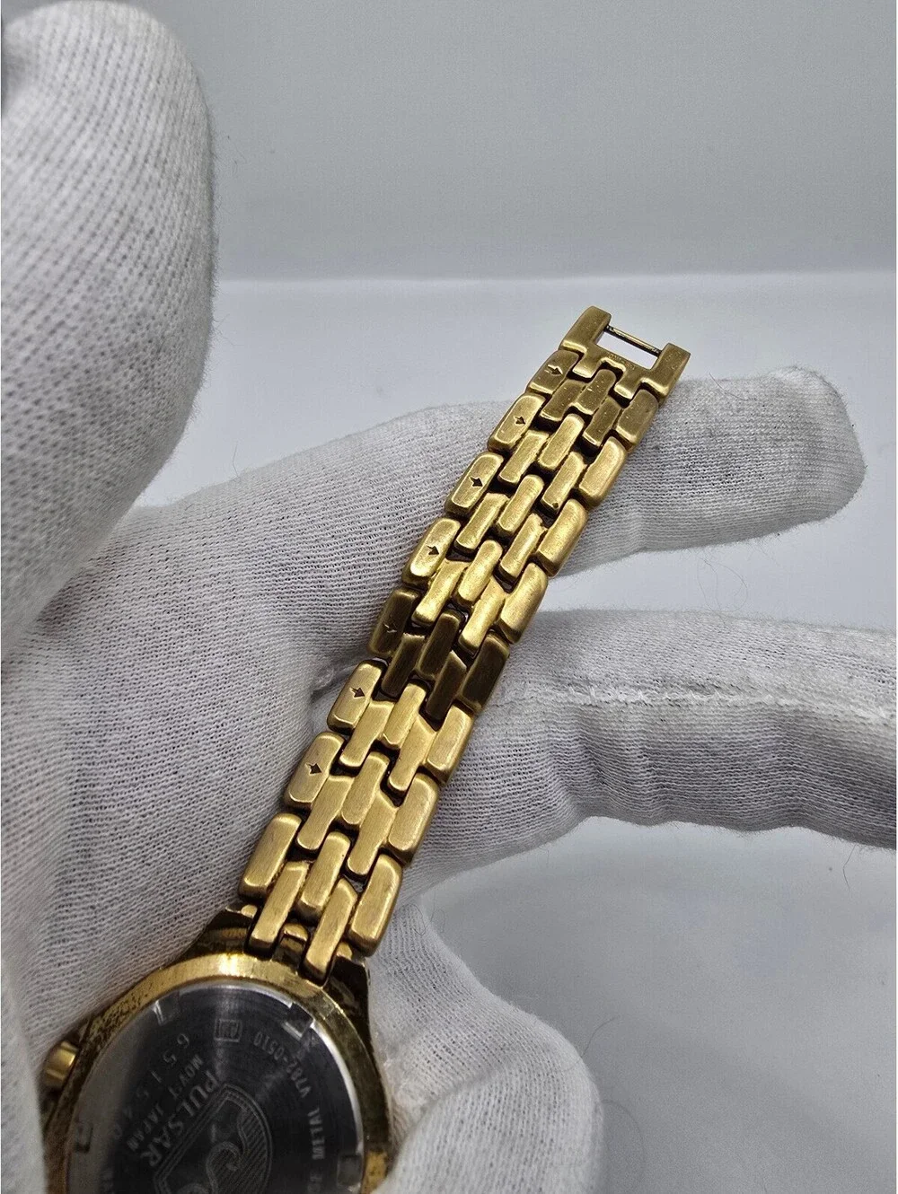 Pulsar Women’s Watch Gold Tone Bracelet MOP Dial Date 100m